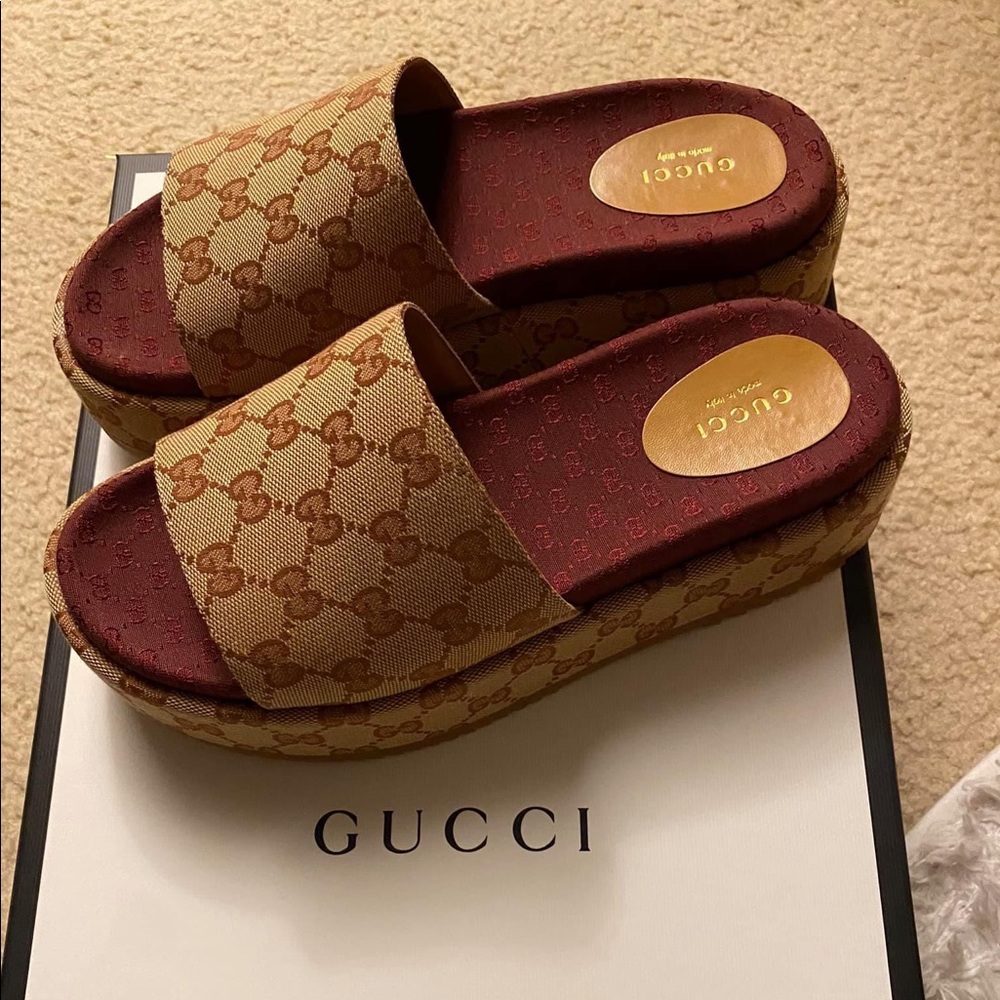 Original Gucci platform slides! Worn  twice